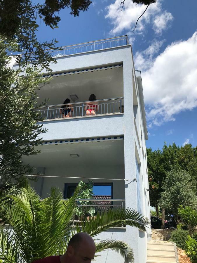 Apartment Nicole Novalja Ngoại thất bức ảnh